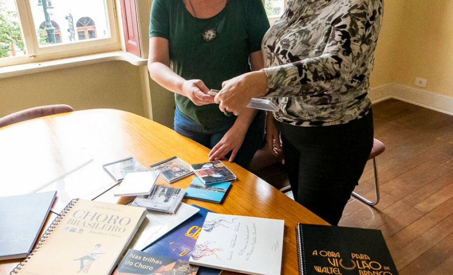 Exposição de Choro apresenta coleção de materiais históricos e culturais no Museu da Imagem e do Som
