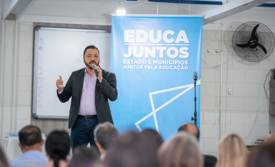 Educação entrega material complementar de alfabetização para redes municipais de ensino