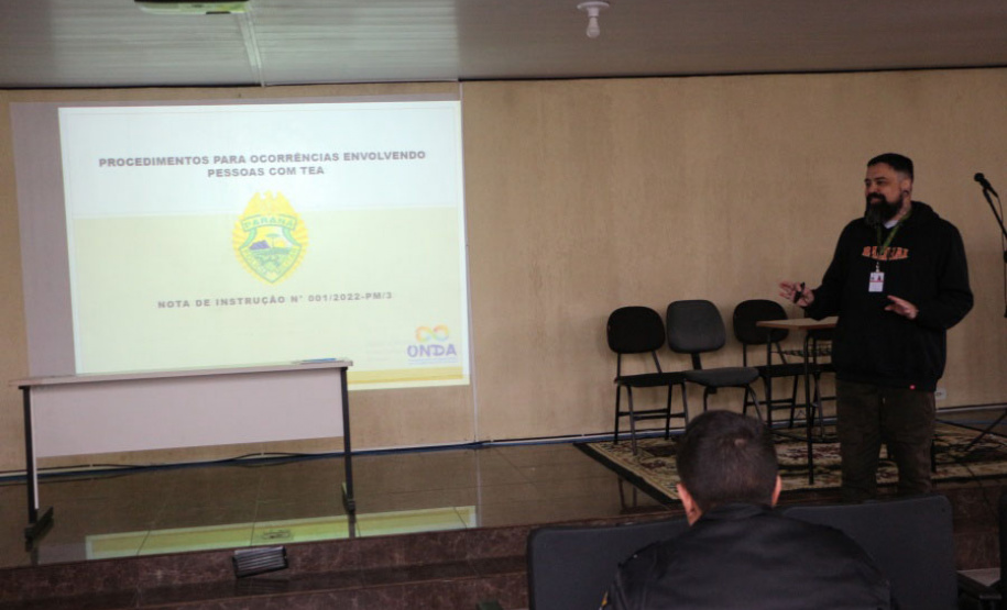 Governo do Paraná realiza palestras com forças policiais para abordagens de pessoas com Transtorno do Espectro Autista (TEA)