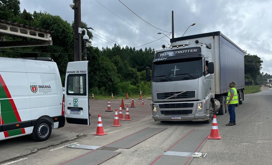 Estado reforça fiscalização de cargas com excesso de peso no Litoral, RMC e Sul