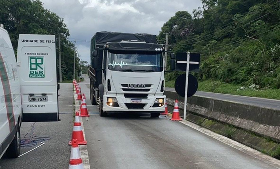 Estado reforça fiscalização de cargas com excesso de peso no Litoral, RMC e Sul