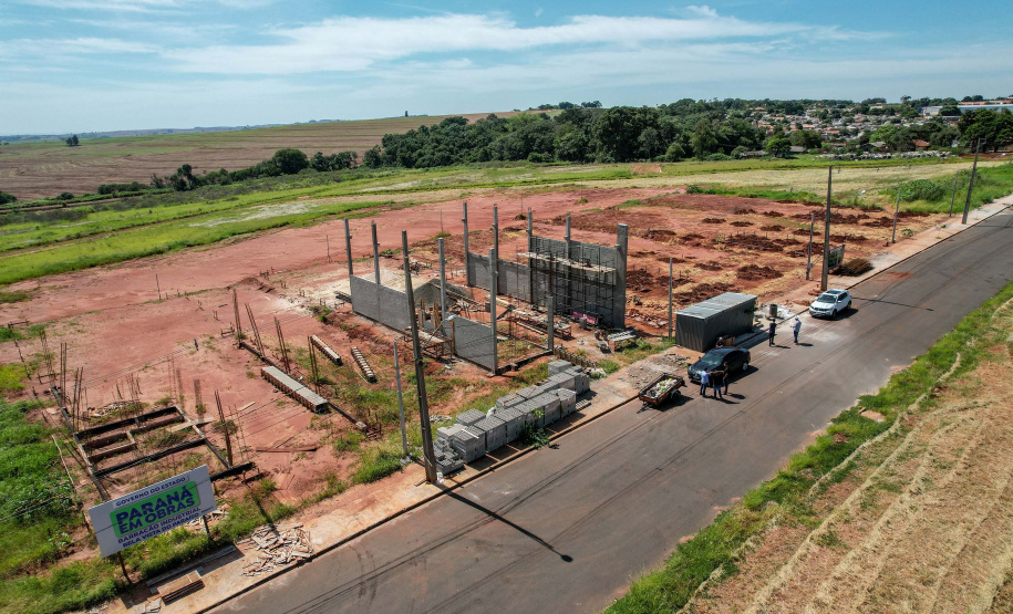Com apoio do Estado, 160 barracões foram instalados nas cidades e geram emprego