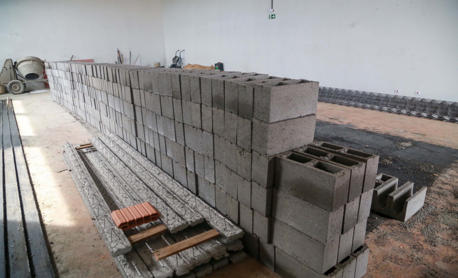 Com apoio do Estado, 160 barracões foram instalados nas cidades e geram emprego