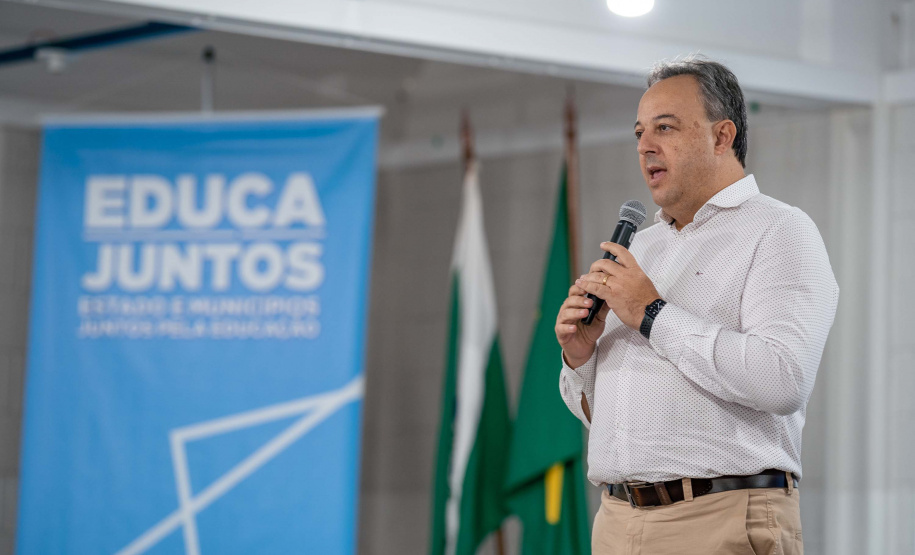 Educação entrega material complementar de alfabetização para redes municipais de ensino