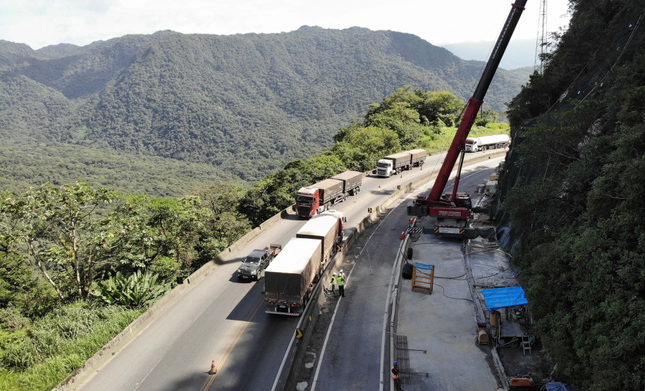 Análise indica reforços na contenção do km 41 da BR-277; obra termina dia 15