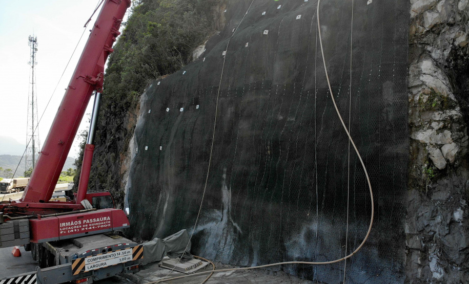Análise indica reforços na contenção do km 41 da BR-277; obra termina dia 15