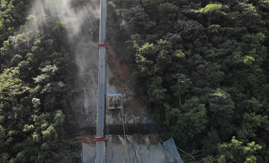 Análise indica reforços na contenção do km 41 da BR-277; obra termina dia 15