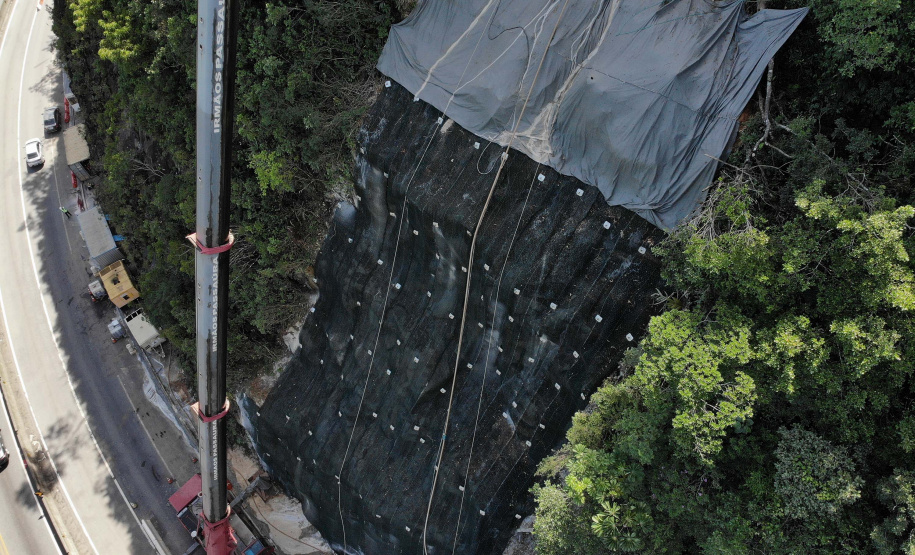 Análise indica reforços na contenção do km 41 da BR-277; obra termina dia 15