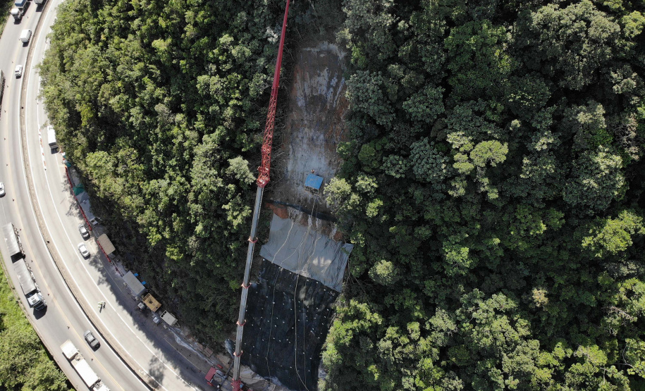 Análise indica reforços na contenção do km 41 da BR-277; obra termina dia 15