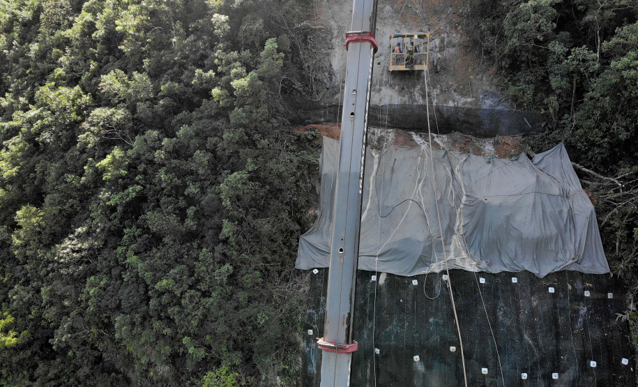 Análise indica reforços na contenção do km 41 da BR-277; obra termina dia 15