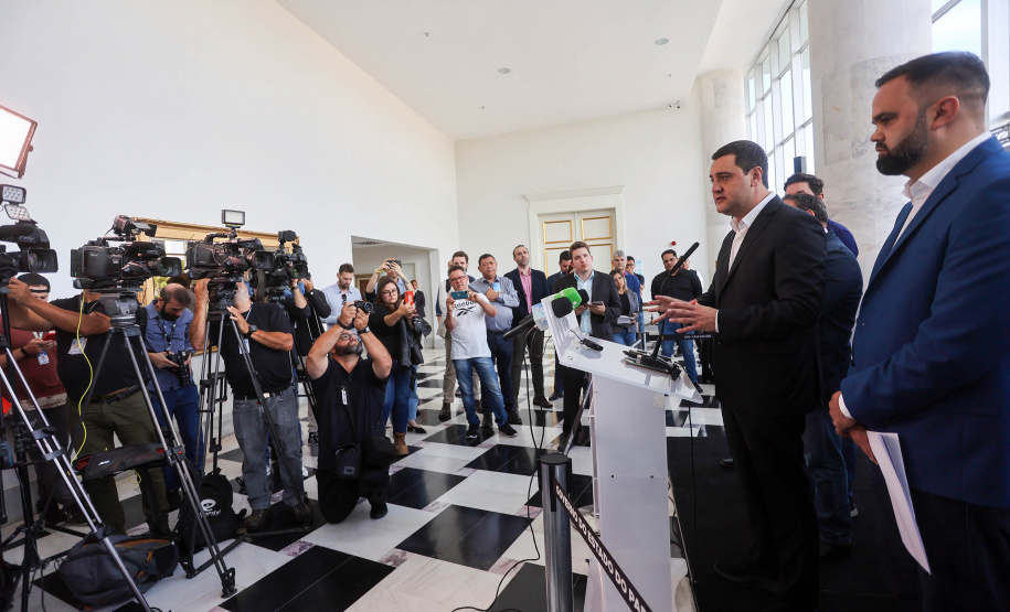 Coletiva segurança escola