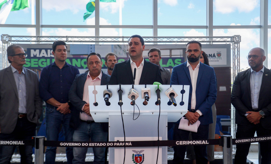 Coletiva segurança escola