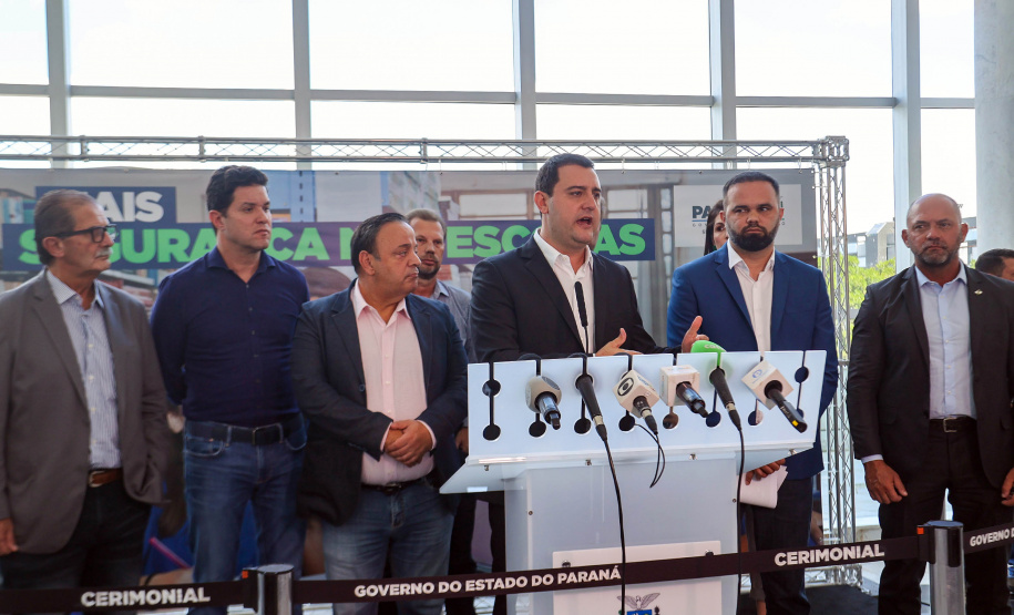 Coletiva segurança escola