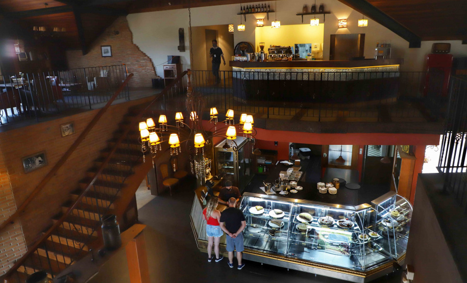 Turismo avança 1,9% no Paraná em fevereiro, melhor resultado do Sul e acima da média nacional