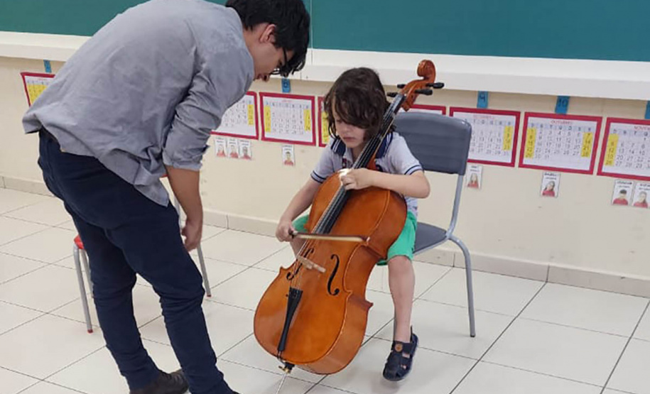 Com apoio do BRDE, 106 crianças e adolescentes iniciam aulas de música em Araucária