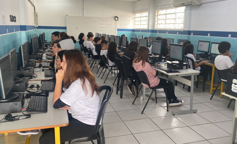 Plataforma da Educação, Leia Paraná teve 252 mil livros emprestados na primeira semana