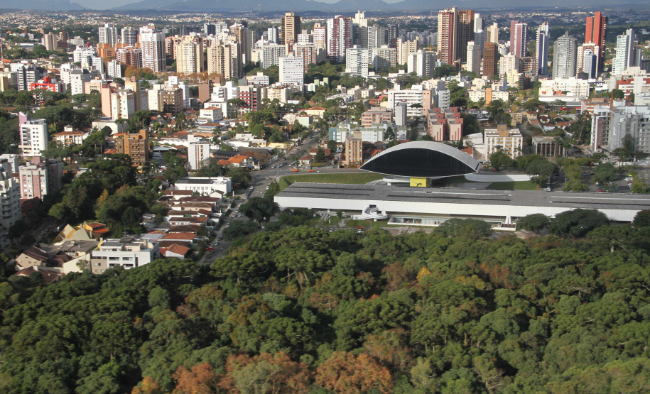 Com legislação rígida e investimento, Paraná alcança nível mais alto da qualidade do ar