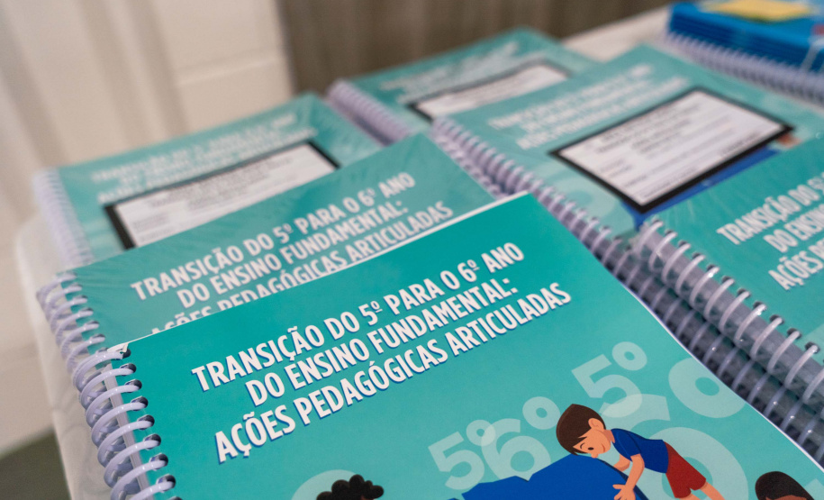 Educação entrega material complementar de alfabetização para redes municipais de ensino