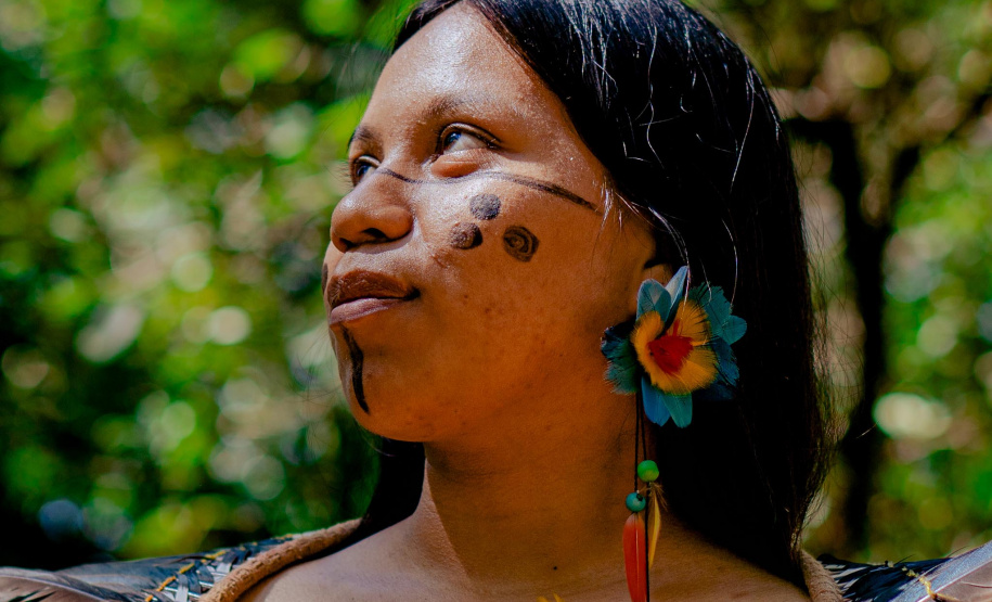 Com novas disciplinas do ensino médio, estudantes indígenas desenvolvem sua cultura em sala de aula