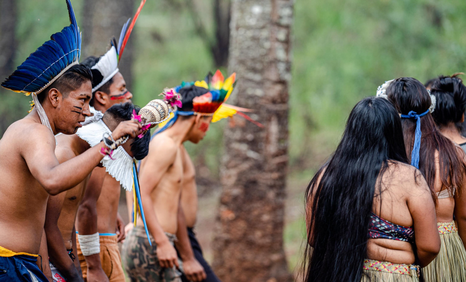 Com novas disciplinas do ensino médio, estudantes indígenas desenvolvem sua cultura em sala de aula