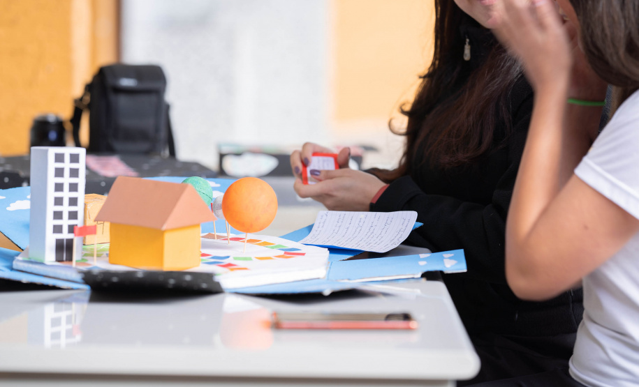 Plataforma Leia Paraná completa dois meses de lançamento e reforça hábito da leitura entre alunos da rede estadual
