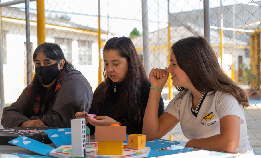 Plataforma Leia Paraná completa dois meses de lançamento e reforça hábito da leitura entre alunos da rede estadual