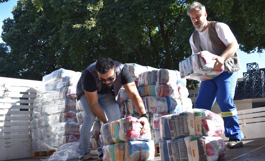 Copel entrega 94 toneladas de alimentos a instituições de educação e assistência social