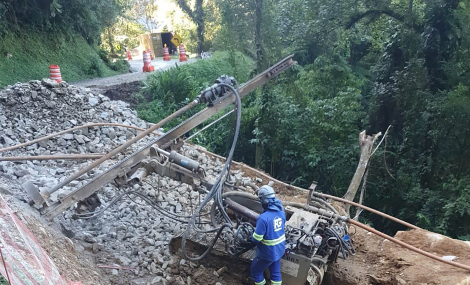 Estrada da Graciosa permanece recebendo obras emergenciais