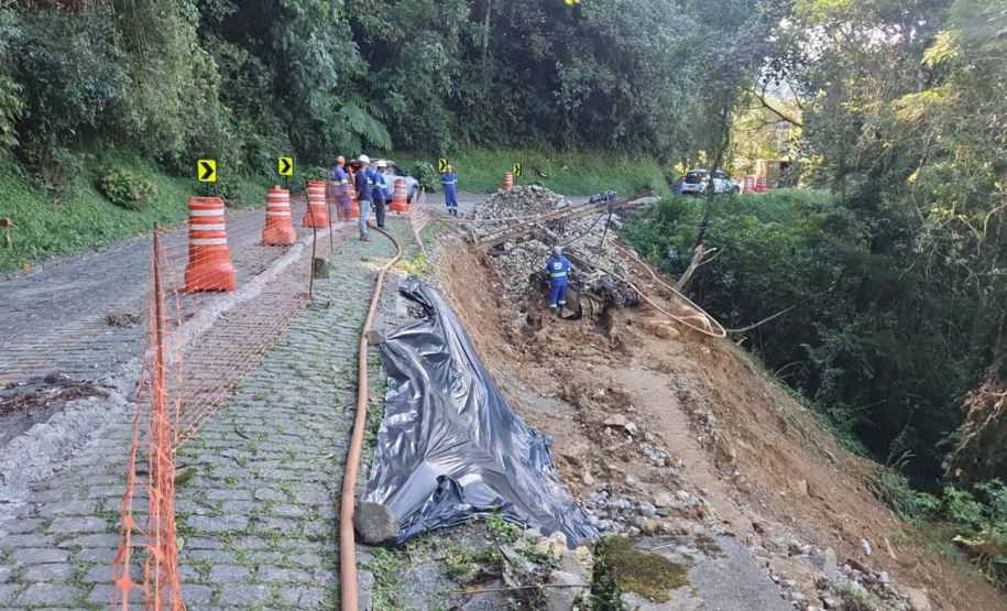 Estrada da Graciosa permanece recebendo obras emergenciais