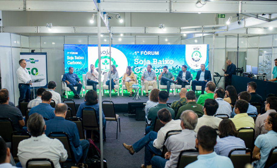 Ortigara participou ainda do 1.° Fórum Soja Baixo Carbono, promovido pela Embrapa.
