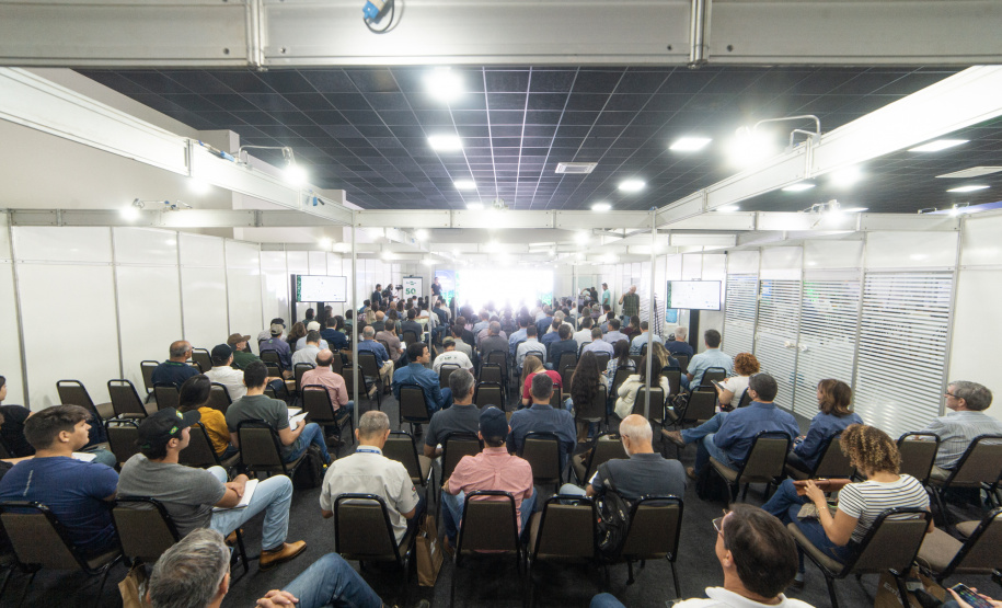 Ortigara participou ainda do 1.° Fórum Soja Baixo Carbono, promovido pela Embrapa.