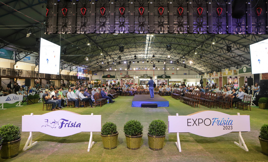 O governador Carlos Massa Ratinho Junior participou da abertura da ExpoFrísia, em Carambeí.
