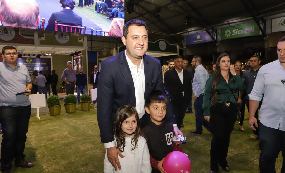 O governador Carlos Massa Ratinho Junior participou da abertura da ExpoFrísia, em Carambeí.
