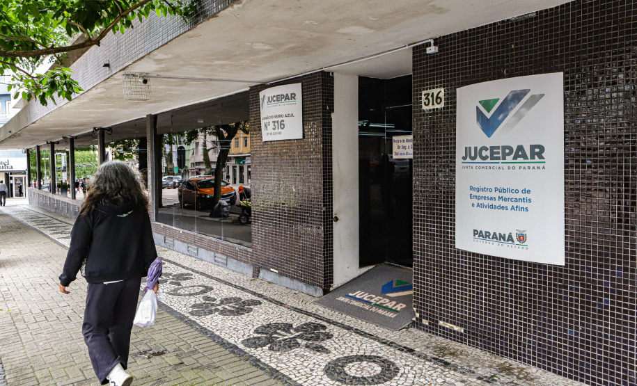 Jucepar atualiza regras para registro empresarial, e medida deve agilizar abertura de empresas