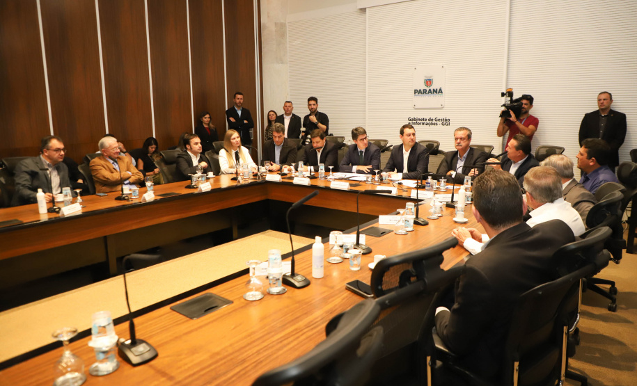 O Governador Carlos Massa Ratinho Junior anunciou a emissão da licença ambiental prévia para a construção da Ponte de Guaratuba, no Litoral do Paraná.