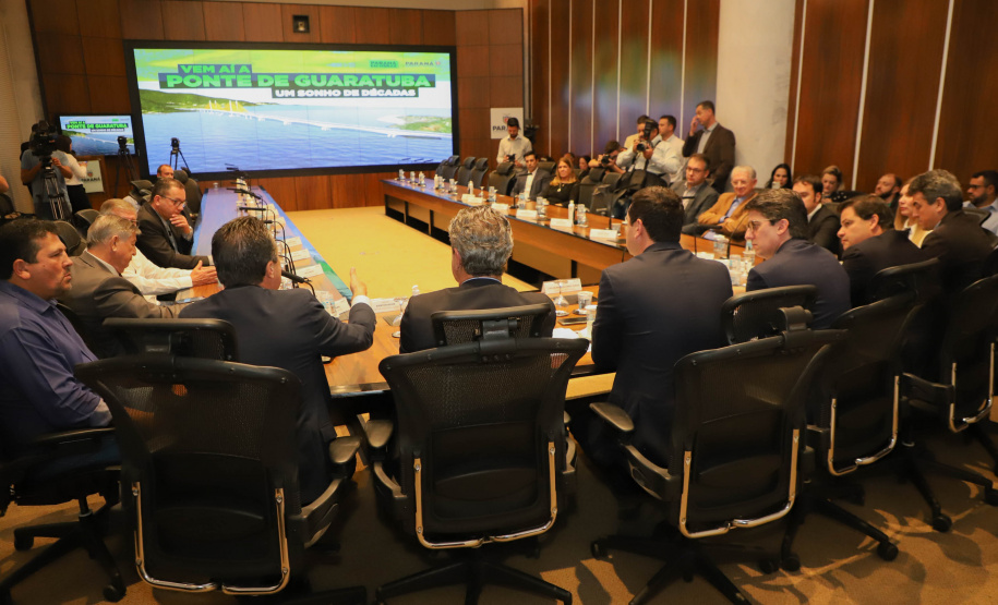 O Governador Carlos Massa Ratinho Junior anunciou a emissão da licença ambiental prévia para a construção da Ponte de Guaratuba, no Litoral do Paraná.