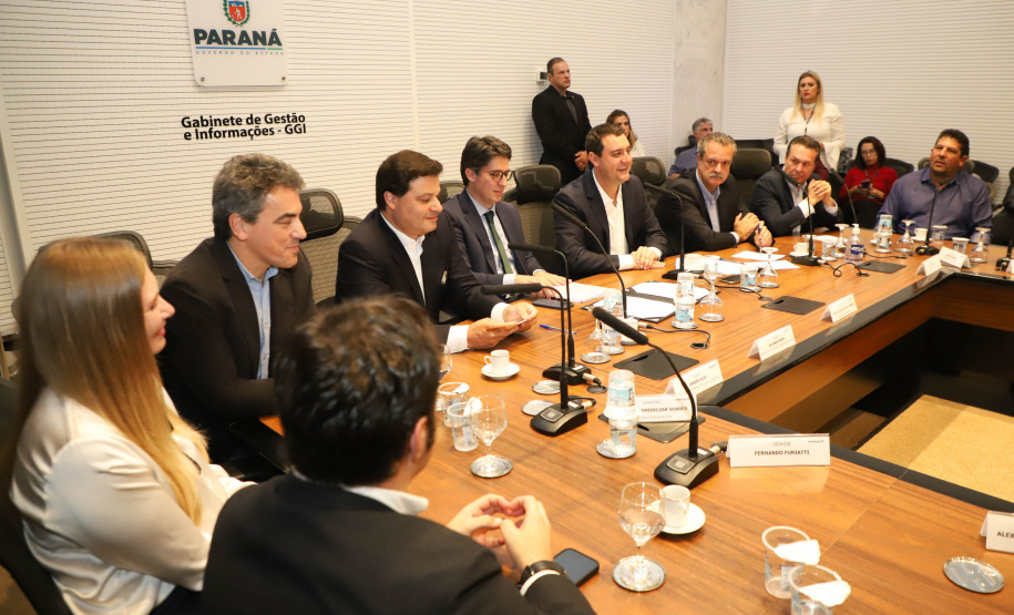 O Governador Carlos Massa Ratinho Junior anunciou a emissão da licença ambiental prévia para a construção da Ponte de Guaratuba, no Litoral do Paraná.