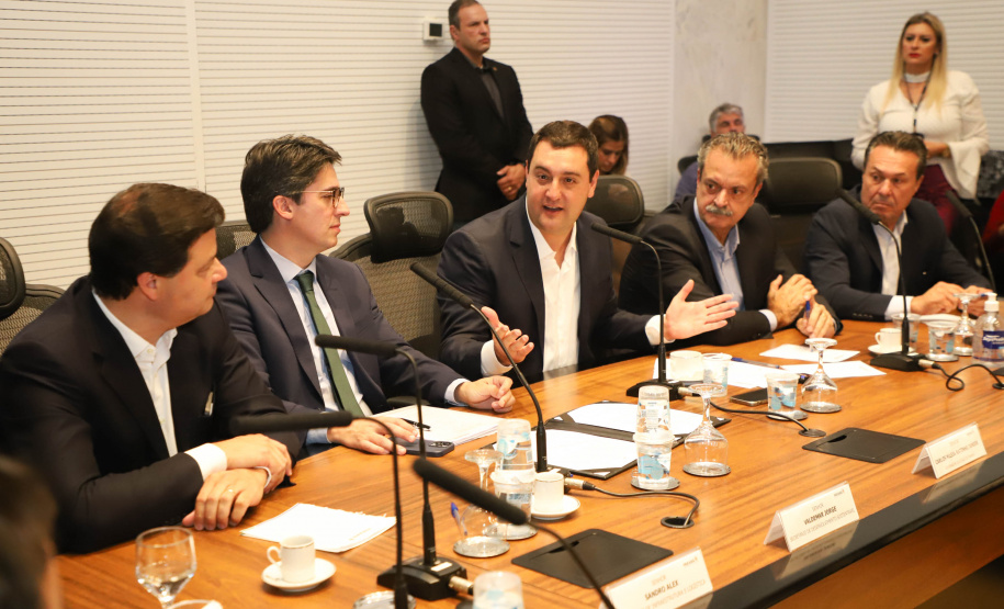 O Governador Carlos Massa Ratinho Junior anunciou a emissão da licença ambiental prévia para a construção da Ponte de Guaratuba, no Litoral do Paraná.