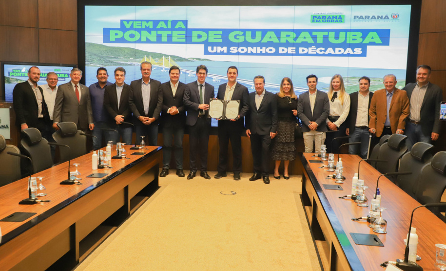 O Governador Carlos Massa Ratinho Junior anunciou a emissão da licença ambiental prévia para a construção da Ponte de Guaratuba, no Litoral do Paraná.