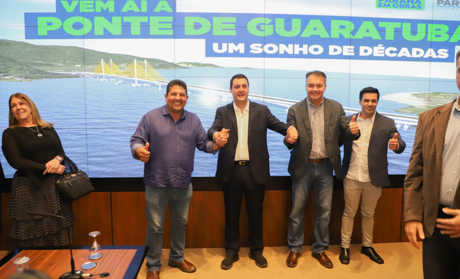 O Governador Carlos Massa Ratinho Junior anunciou a emissão da licença ambiental prévia para a construção da Ponte de Guaratuba, no Litoral do Paraná.