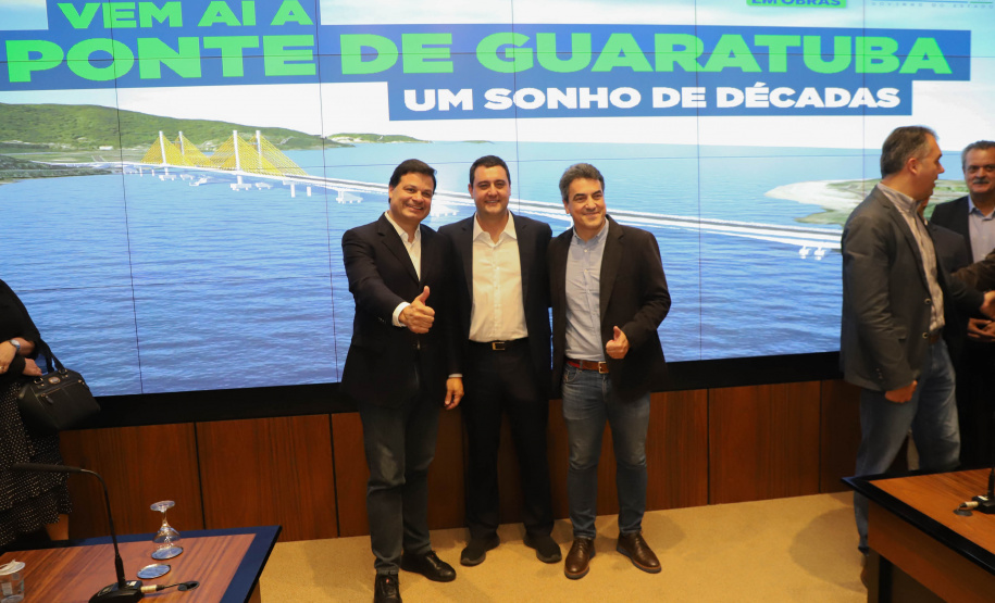 O Governador Carlos Massa Ratinho Junior anunciou a emissão da licença ambiental prévia para a construção da Ponte de Guaratuba, no Litoral do Paraná.