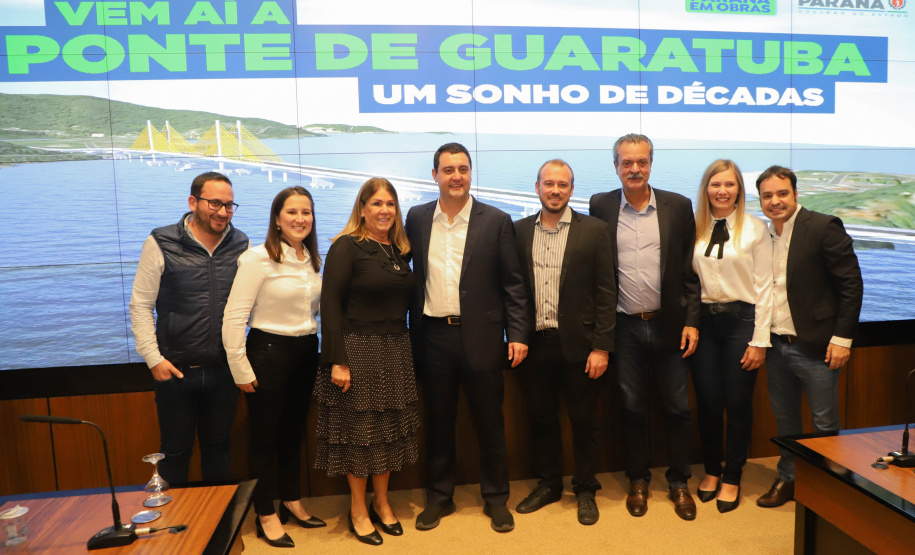 O Governador Carlos Massa Ratinho Junior anunciou a emissão da licença ambiental prévia para a construção da Ponte de Guaratuba, no Litoral do Paraná.