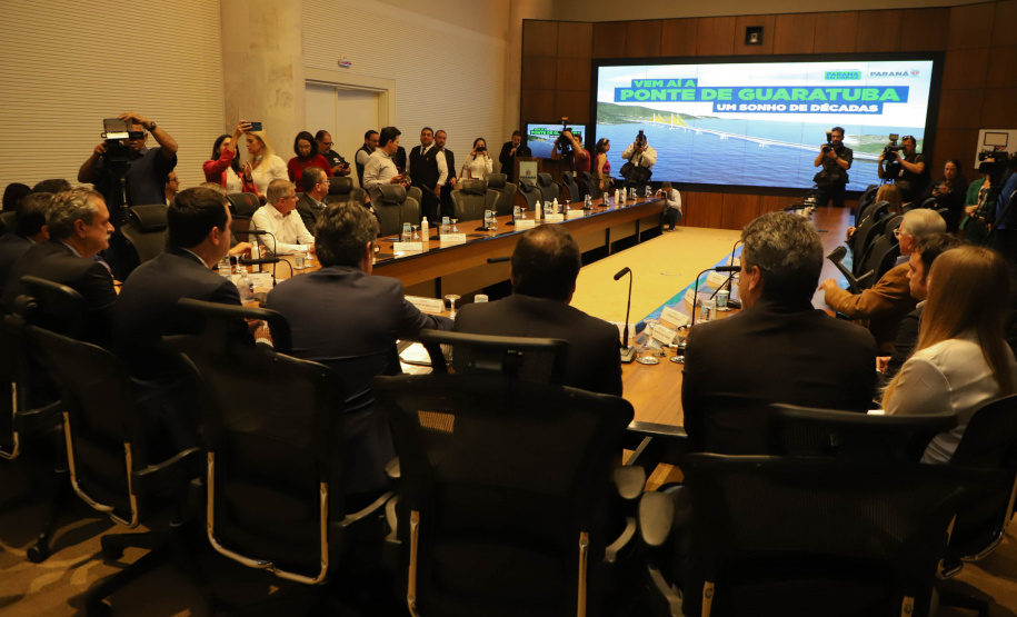 O Governador Carlos Massa Ratinho Junior anunciou a emissão da licença ambiental prévia para a construção da Ponte de Guaratuba, no Litoral do Paraná.