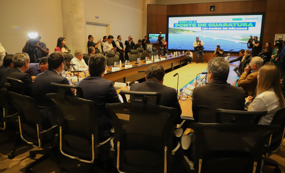 O Governador Carlos Massa Ratinho Junior anunciou a emissão da licença ambiental prévia para a construção da Ponte de Guaratuba, no Litoral do Paraná.