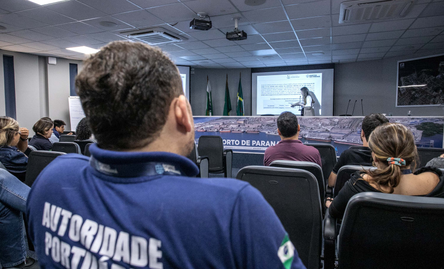 Funcionários da Portos do Paraná participam de curso da Fundacón ValenciaPort
