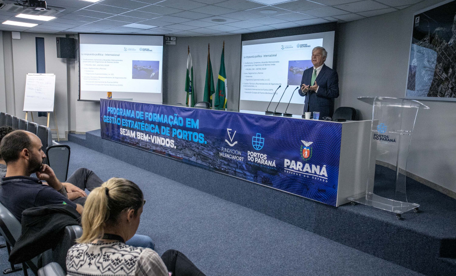 Funcionários da Portos do Paraná participam de curso da Fundacón ValenciaPort