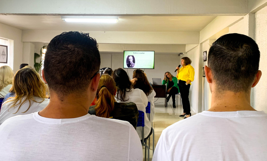 Apenados da Unidade de Progressão de Piraquara apresentam trabalhos finais do Projeto Especial de Literatura