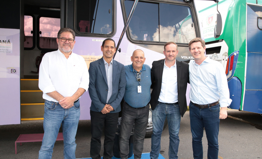 Ação integrada leva cidadania e serviços públicos para o bairro Uberaba em Curitiba