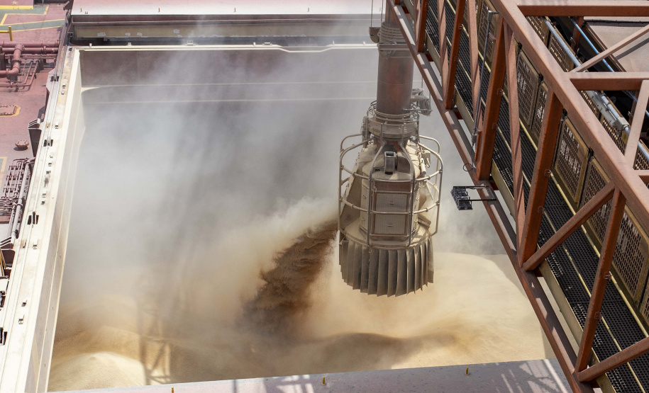 Movimentação portuária do Estado está maior tanto na comparação mensal quanto anual