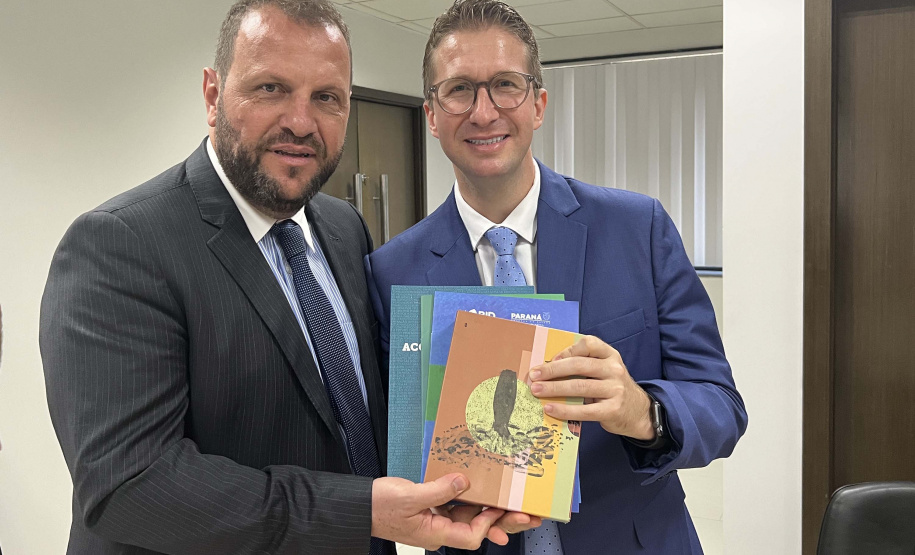 Comitiva do Rio Grande do Sul conhece programas da assistência social e Nossa Gente Paraná